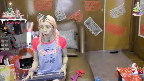 Snapshot of laflakita21 chatting on February 14, 2025, 1:02 am Skinnygirl online show from February 14, 2025, 1:02 am