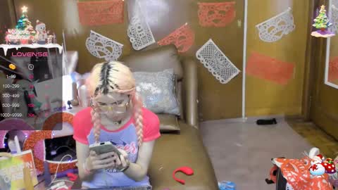 Snapshot of laflakita21 chatting on February 14, 2025, 4:04 am Skinnygirl online show from February 14, 2025, 4:04 am