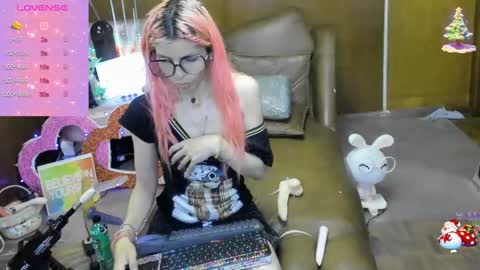 Snapshot of laflakita21 chatting on September 12, 2025, 12:11 am Skinnygirl online show from September 12, 2025, 12:11 am