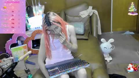 Snapshot of laflakita21 chatting on September 19, 2025, 12:45 am Skinnygirl online show from September 19, 2025, 12:45 am