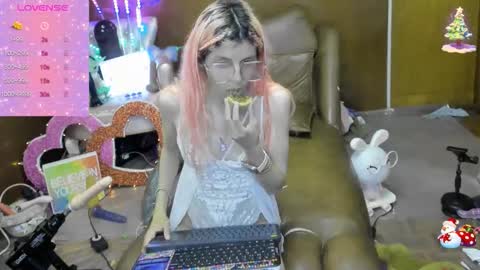 Snapshot of laflakita21 chatting on October 17, 2025, 1:20 am Skinnygirl online show from October 17, 2025, 1:20 am