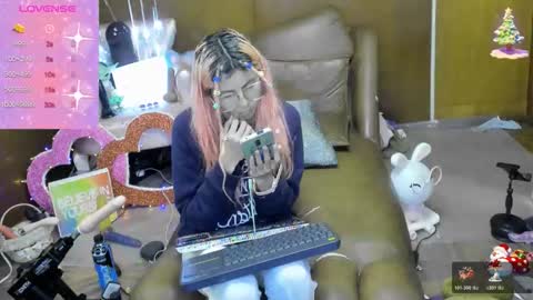 Snapshot of laflakita21 chatting on October 19, 2025, 2:01 am Skinnygirl online show from October 19, 2025, 2:01 am