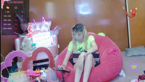 Skinnygirl online show from April 21, 2026, 2:51 am