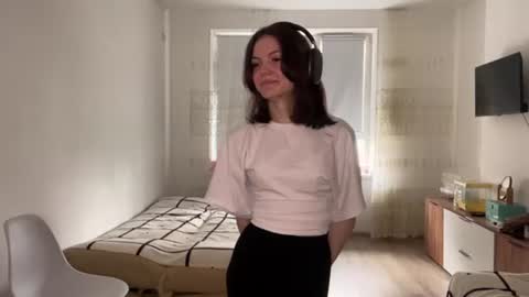 Alisa online show from July 17, 2026, 4:19 am
