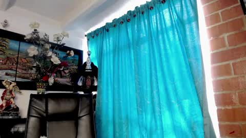 laia_hadid online show from April 10, 2026, 3:39 pm