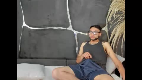 Snapshot of lailaandoliver chatting on December 16, 2025, 1:16 pm lailaandoliver online show from December 16, 2025, 1:16 pm