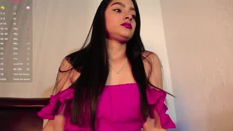 Snapshot of lailamayers chatting on May 22, 2026, 11:54 pm Laila online show from May 22, 2026, 11:54 pm