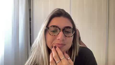 lailayourangel online show from July 17, 2026, 2:34 pm