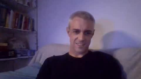 Snapshot of lain1986dd chatting on December 18, 2025, 2:28 am Lain online show from December 18, 2025, 2:28 am