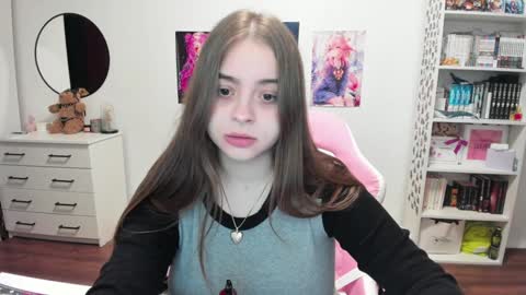 Snapshot of lain__ chatting on January 17, 2025, 9:28 pm Kira online show from January 17, 2025, 9:28 pm