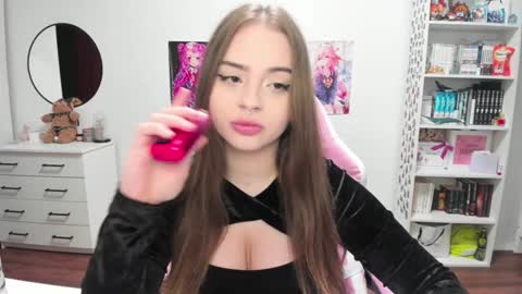 Snapshot of lain__ chatting on January 28, 2025, 1:05 pm Kira online show from January 28, 2025, 1:05 pm