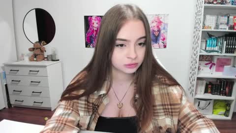 Snapshot of lain__ chatting on January 31, 2025, 1:43 am Kira online show from January 31, 2025, 1:43 am