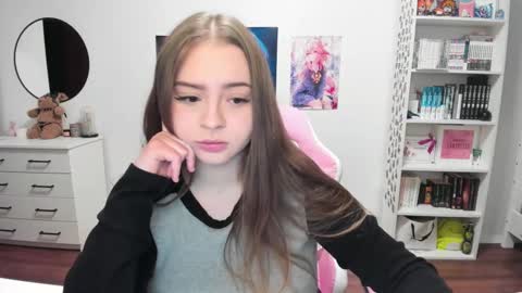 Snapshot of lain__ chatting on March 4, 2025, 10:38 pm Kira online show from March 4, 2025, 10:38 pm