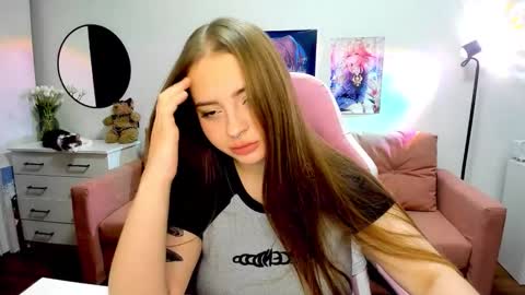 Snapshot of lain__ chatting on September 8, 2025, 9:47 pm Kira online show from September 8, 2025, 9:47 pm