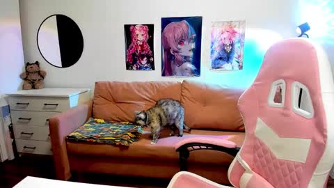 Snapshot of lain__ chatting on September 17, 2025, 9:38 pm Kira online show from September 17, 2025, 9:38 pm