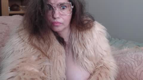 Naomi Rose online show from December 16, 2024, 5:33 pm