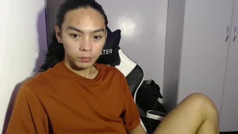 lalakinghugecock_2 online show from October 14, 2025, 5:03 pm