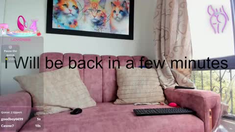 lalau online show from September 15, 2025, 3:01 pm