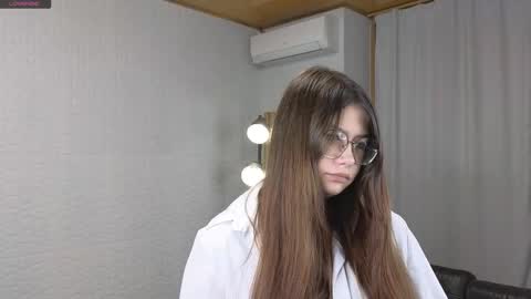 Lilium like a flower online show from November 14, 2025, 3:44 pm