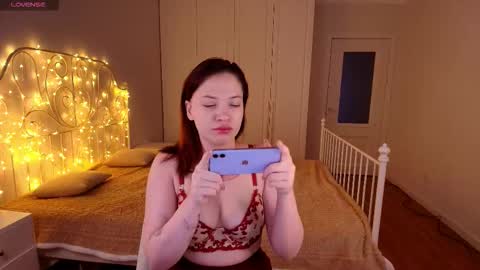 Snapshot of lallyblush chatting on December 17, 2025, 3:12 am Lally online show from December 17, 2025, 3:12 am