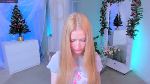 Snapshot of laly_peach chatting on January 6, 2025, 4:13 pm Laly online show from January 6, 2025, 4:13 pm