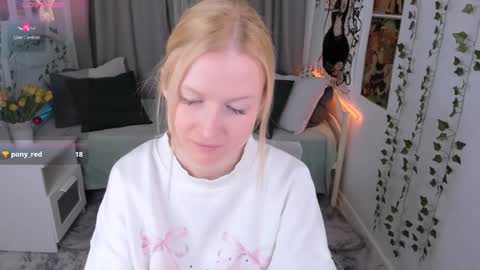 Snapshot of laly_peach chatting on January 10, 2025, 7:32 pm Laly online show from January 10, 2025, 7:32 pm