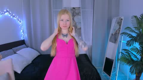 Snapshot of laly_peach chatting on January 24, 2025, 5:32 pm Laly online show from January 24, 2025, 5:32 pm