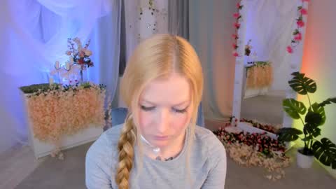 Snapshot of laly_peach chatting on February 10, 2025, 5:09 pm Laly online show from February 10, 2025, 5:09 pm
