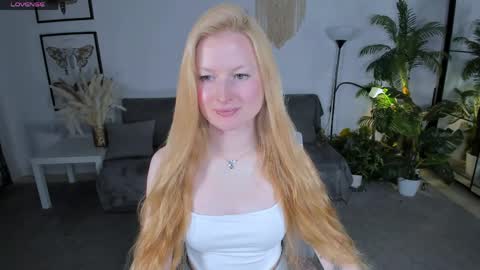 Snapshot of laly_peach chatting on April 25, 2026, 1:41 pm Laly online show from April 25, 2026, 1:41 pm