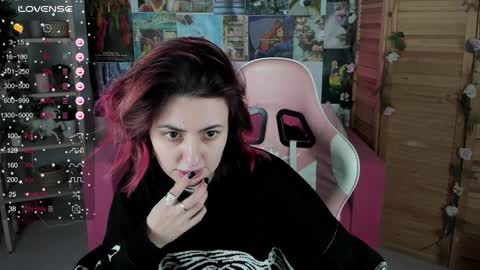 just call me Lana  and her security online show from January 16, 2025, 11:48 am