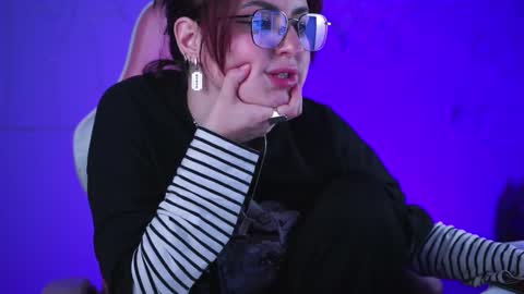 just call me Lana  and her security online show from February 28, 2025, 8:18 pm