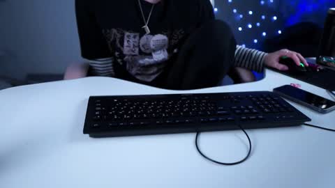 just call me Lana  and her security online show from March 12, 2025, 2:12 pm