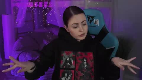 just call me Lana  and her security online show from November 8, 2025, 5:29 am