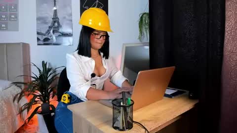 Snapshot of lana_beket_ chatting on May 7, 2026, 12:38 am Lana online show from May 7, 2026, 12:38 am