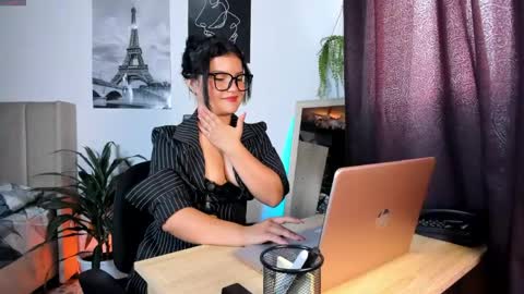 Snapshot of lana_beket_ chatting on May 12, 2026, 6:27 pm Lana online show from May 12, 2026, 6:27 pm