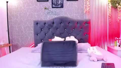 lana_gill online show from June 24, 2026, 7:24 pm
