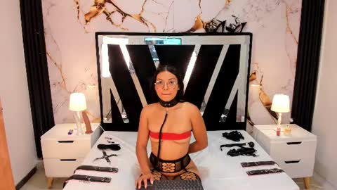 lana_hard_as online show from June 19, 2026, 7:50 pm