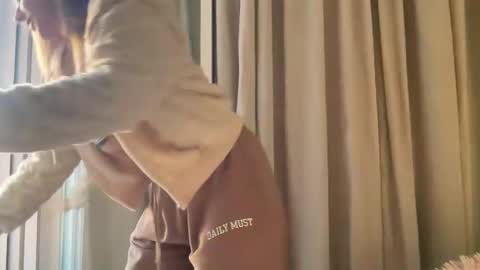 Lana online show from March 9, 2026, 7:01 am