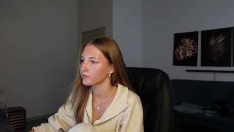LANA JEWEL online show from July 21, 2026, 5:43 am