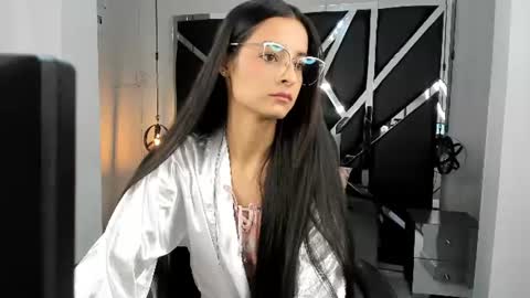 lana_rhoaades online show from June 10, 2026, 12:04 pm