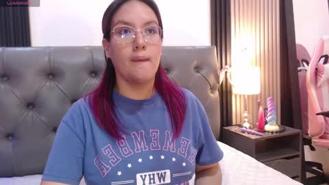 lana_sweett2 online show from June 3, 2026, 4:04 am