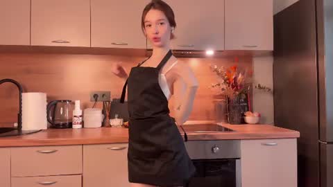 Snapshot of lana_vee chatting on June 20, 2026, 3:37 pm Cleo online show from June 20, 2026, 3:37 pm