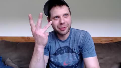 Snapshot of lancehardin chatting on April 22, 2026, 11:06 pm Lance online show from April 22, 2026, 11:06 pm
