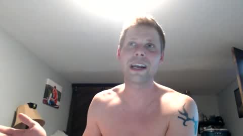 Snapshot of lancehardin chatting on May 27, 2026, 1:57 am Lance online show from May 27, 2026, 1:57 am