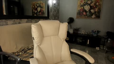 Snapshot of land_of_sweets chatting on February 4, 2025, 5:23 pm land_of_sweets online show from February 4, 2025, 5:23 pm