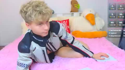 Snapshot of landel_boy chatting on June 14, 2026, 7:16 pm Lanny online show from June 14, 2026, 7:16 pm