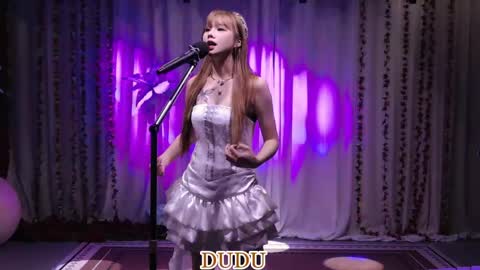 lankwaifong_cindy online show from May 24, 2026, 3:00 am