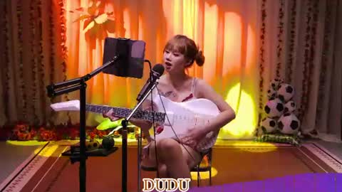 lankwaifong_cindy online show from June 13, 2026, 3:32 pm