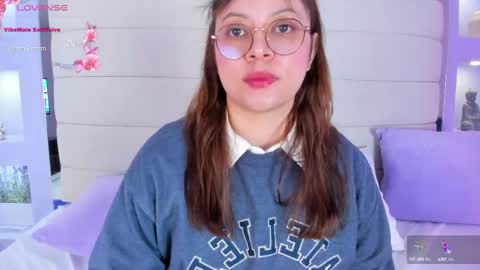 Lanna online show from February 10, 2025, 2:48 pm