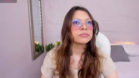 Lanna online show from July 13, 2026, 1:14 pm